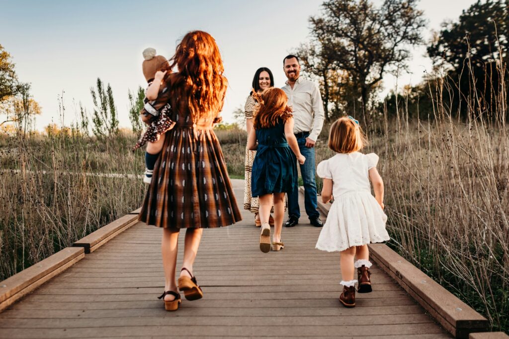 Fall Family Photo Outfits: 10 Styling Tips You’ll Be Glad You Knew