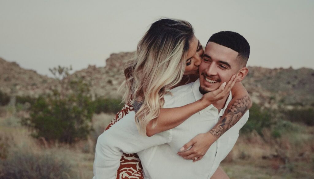 Engagement Photo Tips: 7 Things to Expect (And How to Make It Fun)